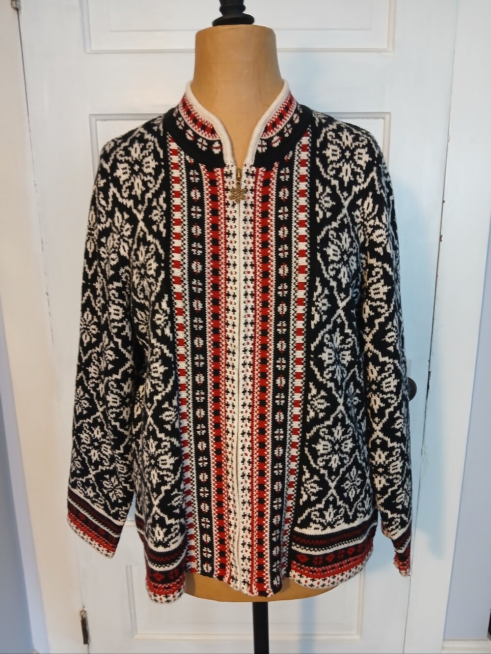 Appleseeds Nordic Fair Isle Pattern Zip-Front Cardigan - Black, White & Red L